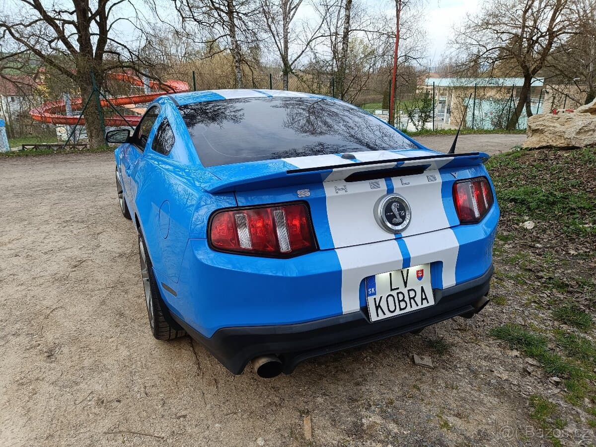 2010 Ford GT - 11