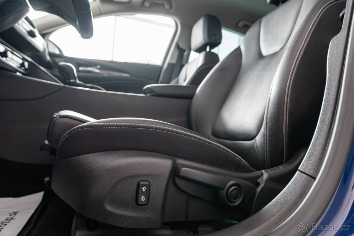 2018 Opel INSIGNIA - 11