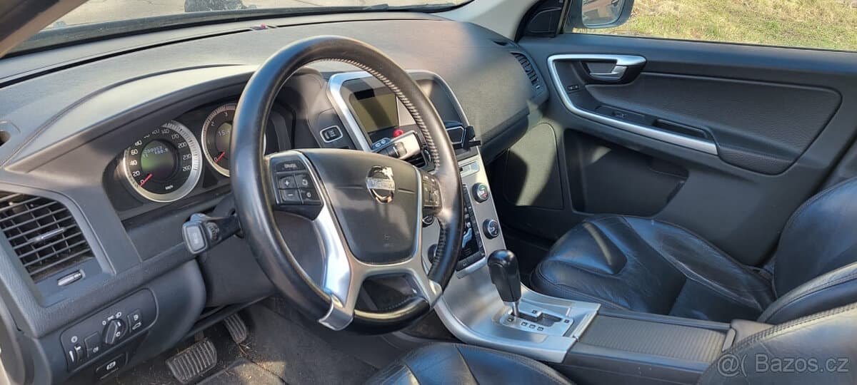 2011 Volvo XC60 - 11