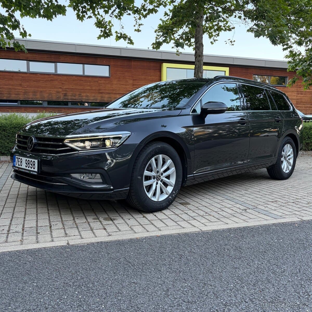 2020 Volkswagen PASSAT - 11