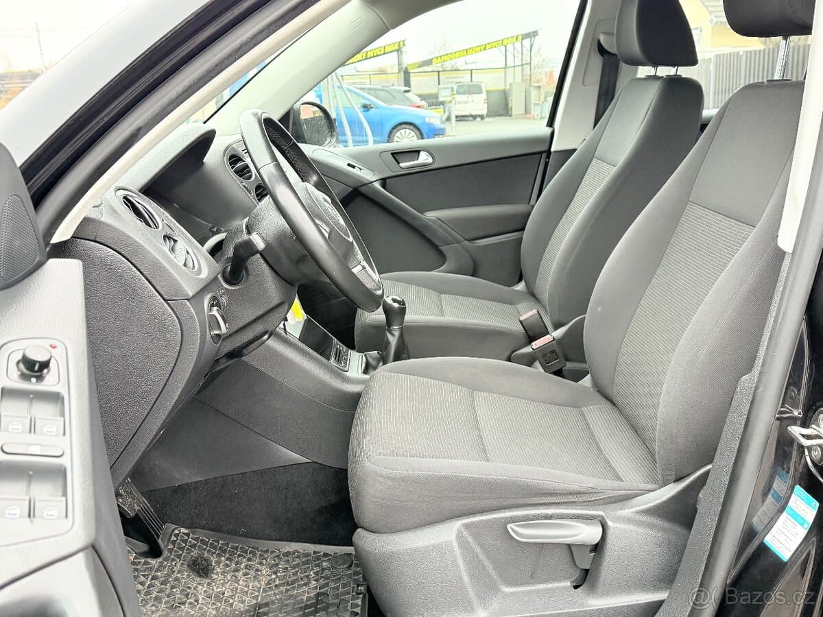2012 Volkswagen TIGUAN - 11