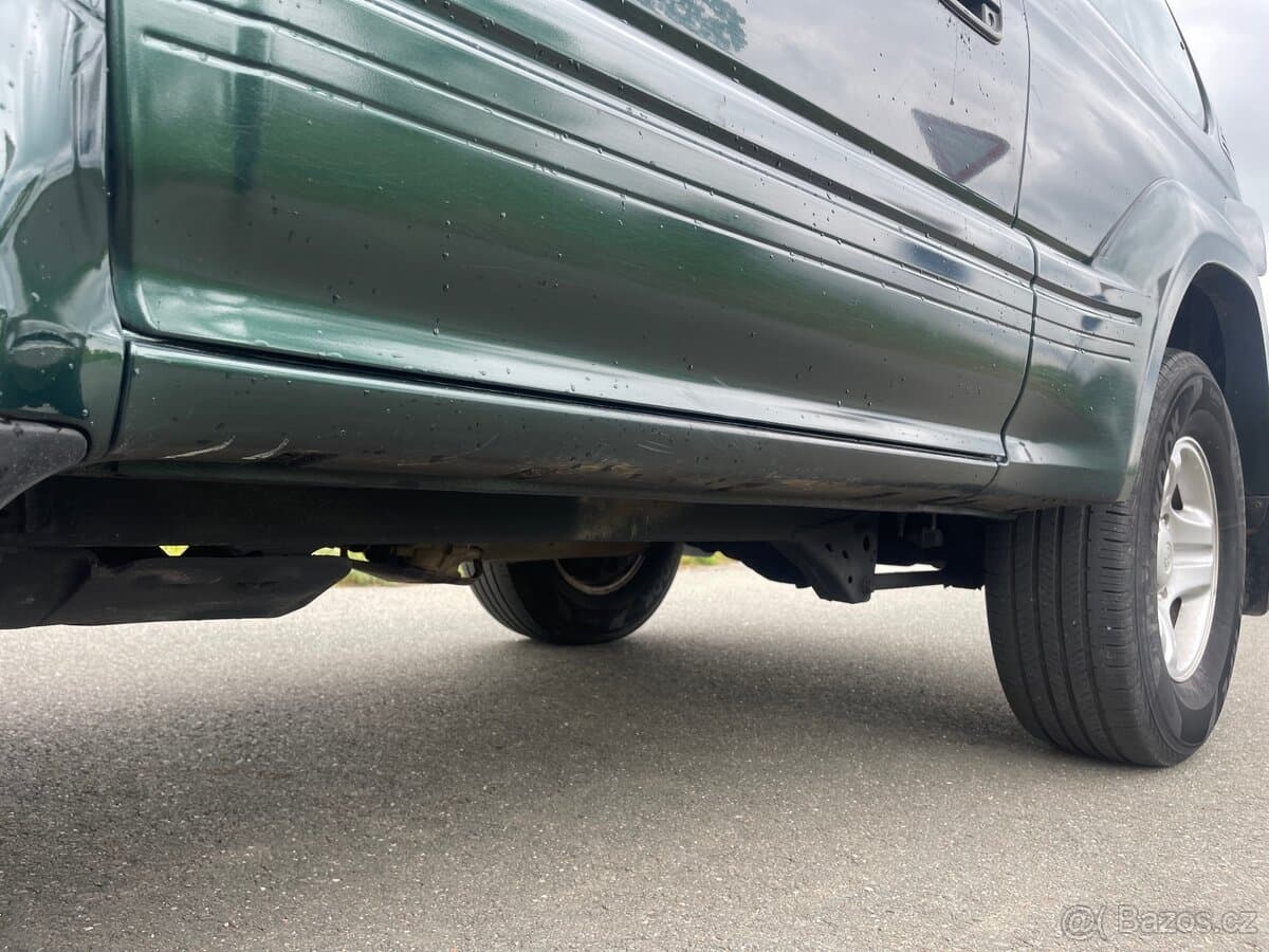 2001 Toyota LAND CRUISER - 11