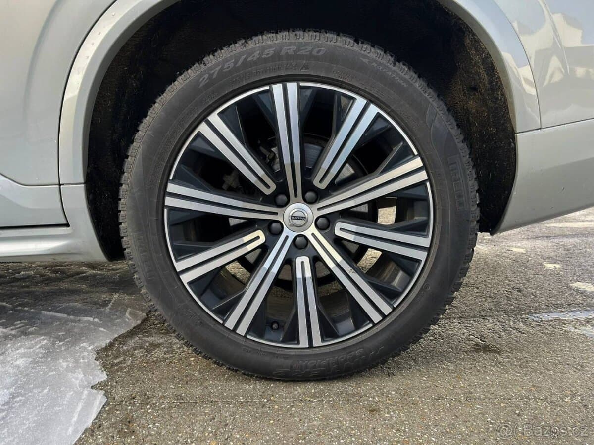 2022 Volvo XC90 - 11