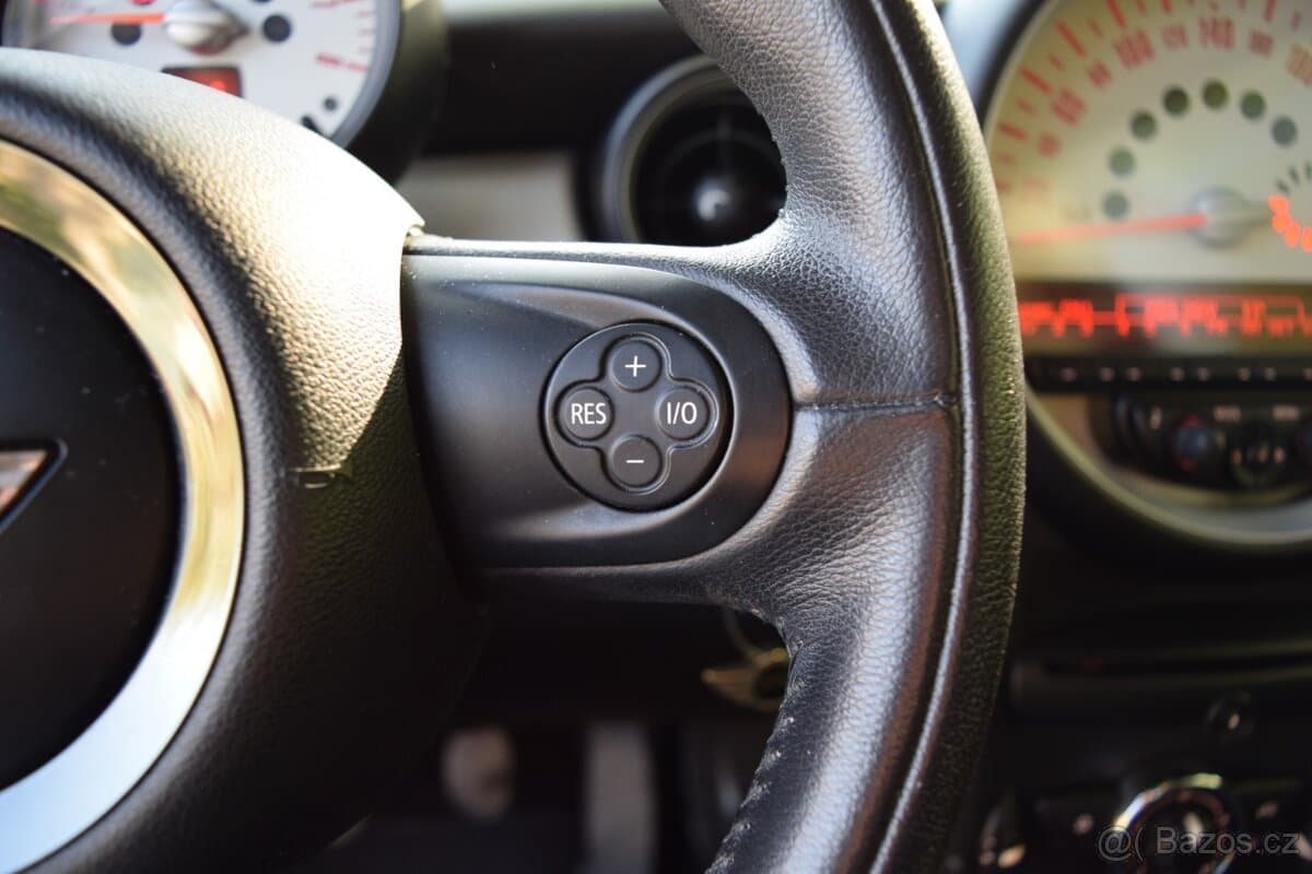 2010 Mini COOPER - 11