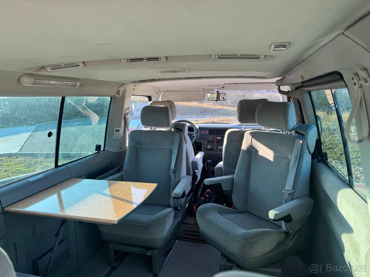 2001 Volkswagen MULTIVAN - 11