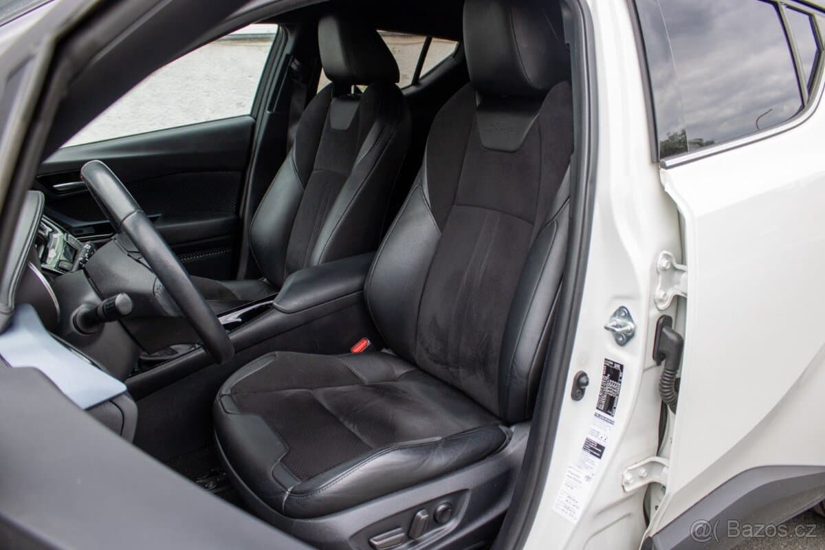 2021 Toyota C-HR - 11