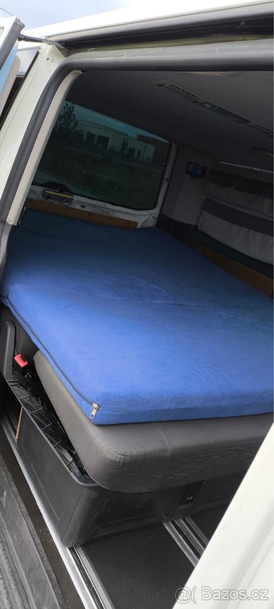 2009 Volkswagen CARAVELLE - 11