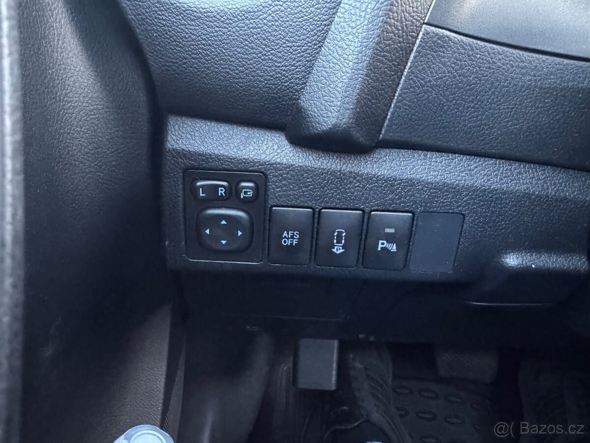 2014 Toyota AURIS - 11