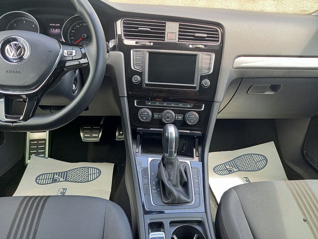 2016 Volkswagen GOLF - 11