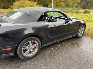 2011 Ford MUSTANG - 11