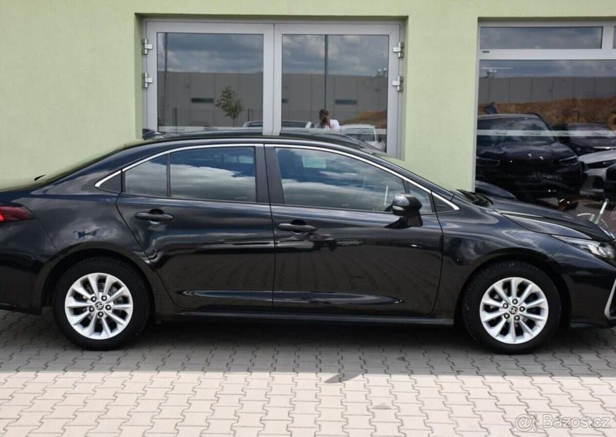 2023 Toyota COROLLA - 11