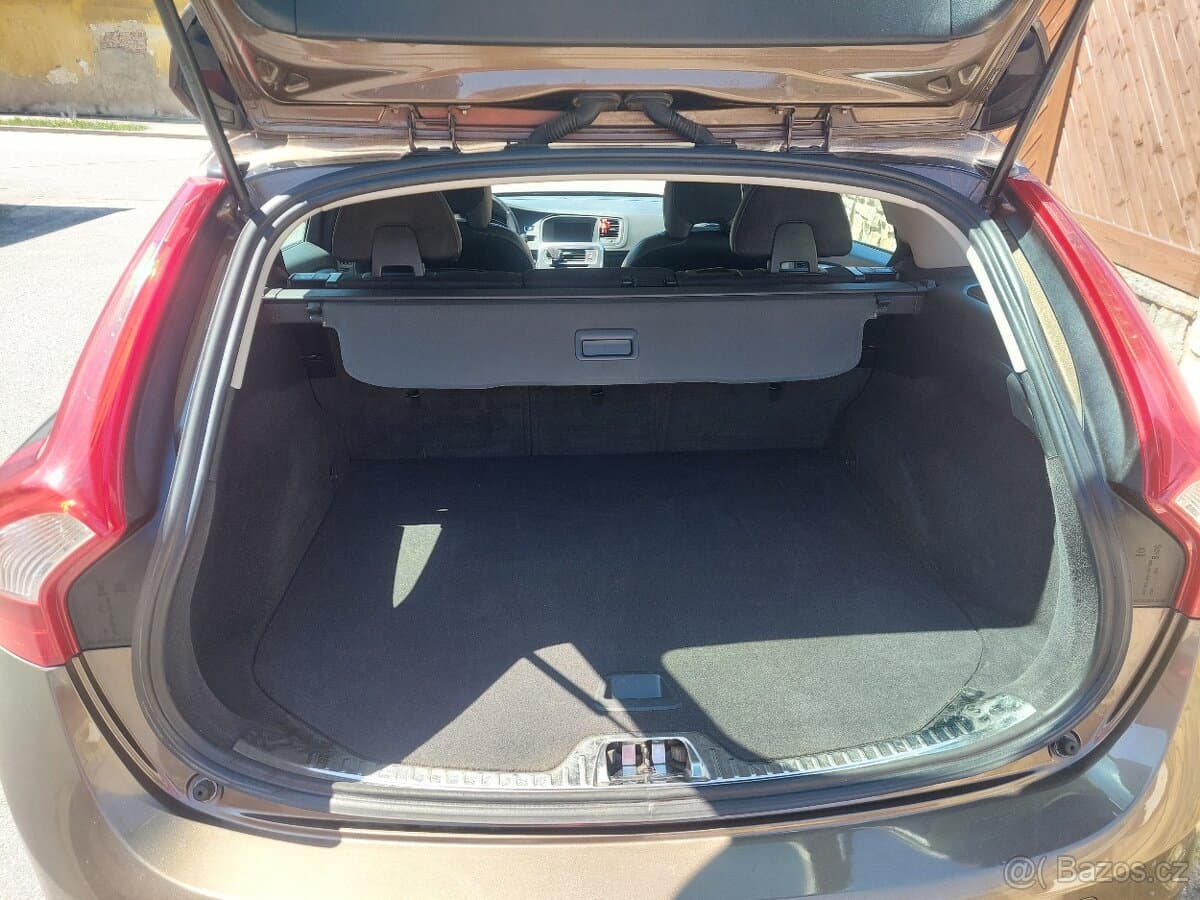 2017 Volvo V60 - 11