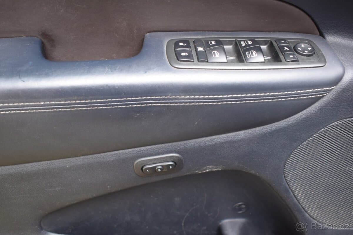 2013 Jeep CHEROKEE - 11