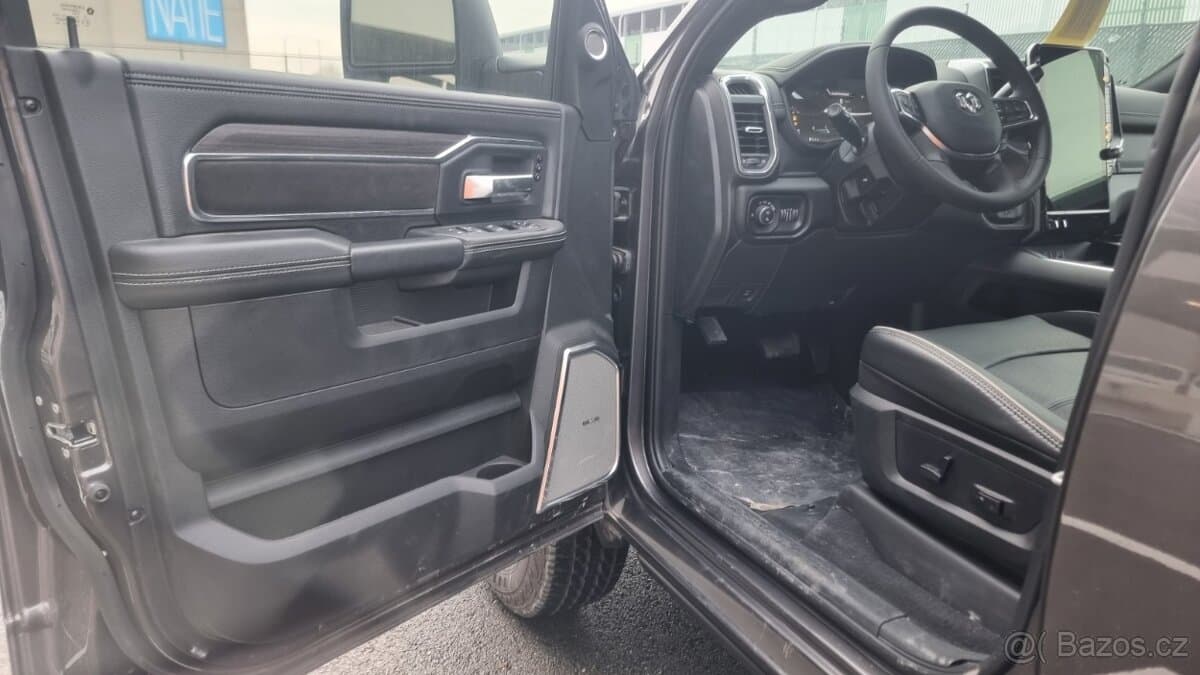 2025 RAM 2500/3500 - 11