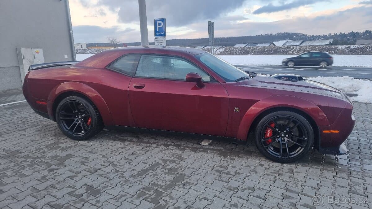 2022 Dodge CHALLENGER - 11