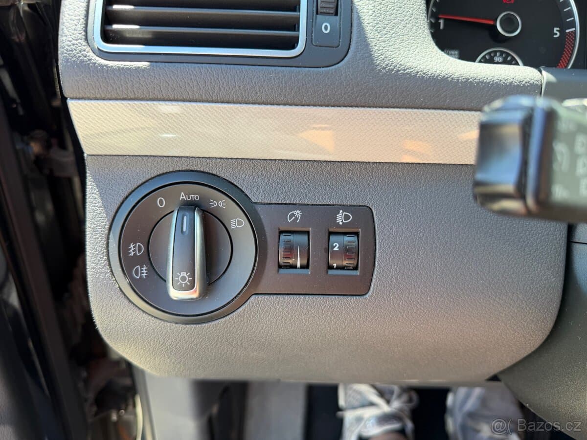 2012 Volkswagen TOURAN - 11