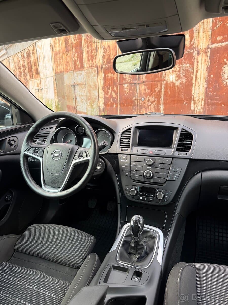 2011 Opel INSIGNIA - 11