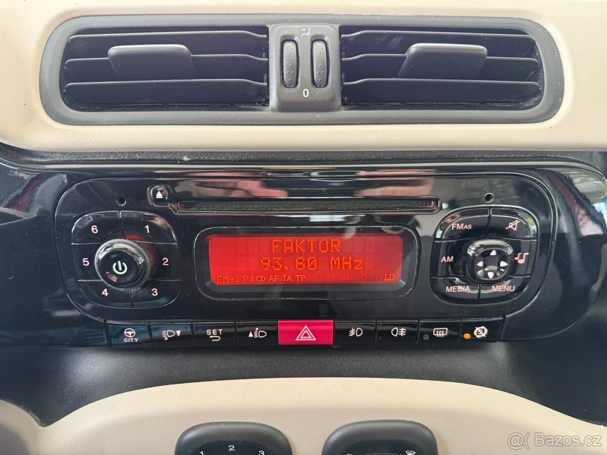 2014 Fiat PANDA - 11