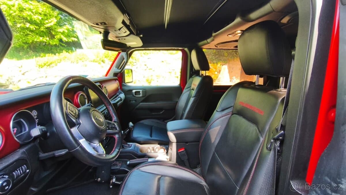 2019 Jeep WRANGLER - 11
