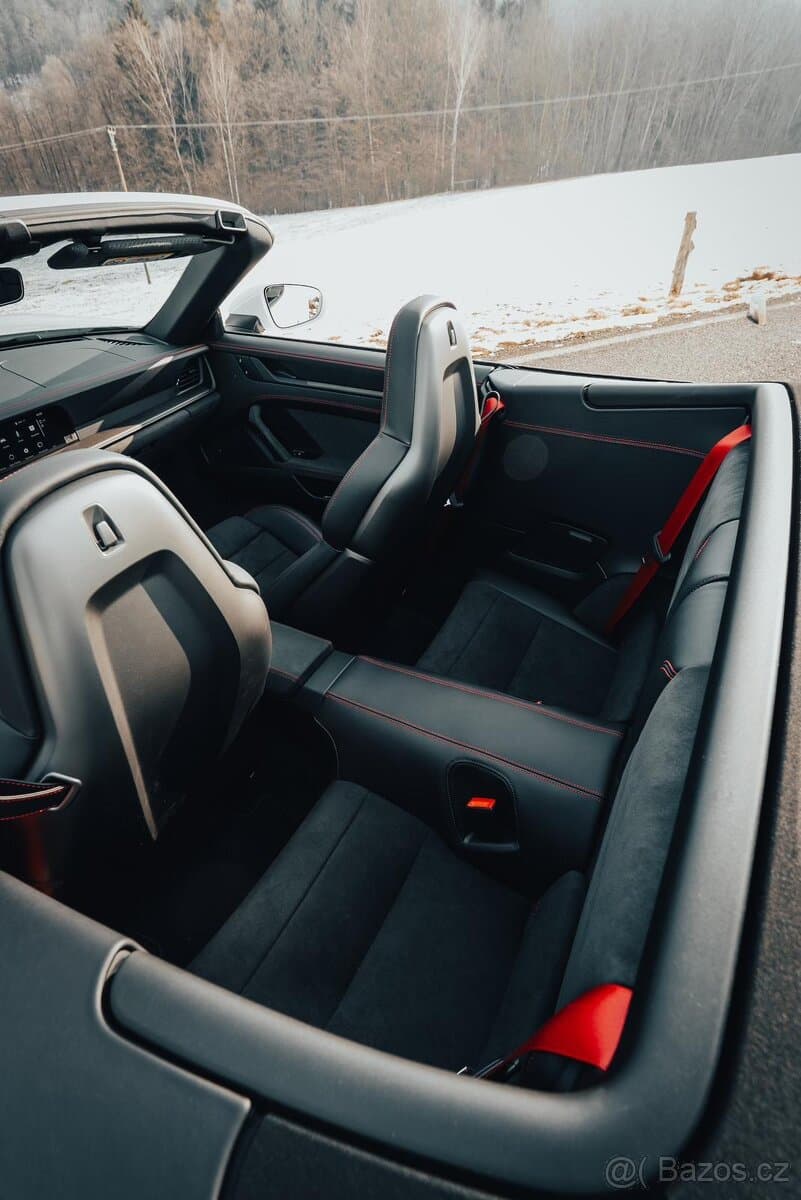 2024 Porsche 911 - 11
