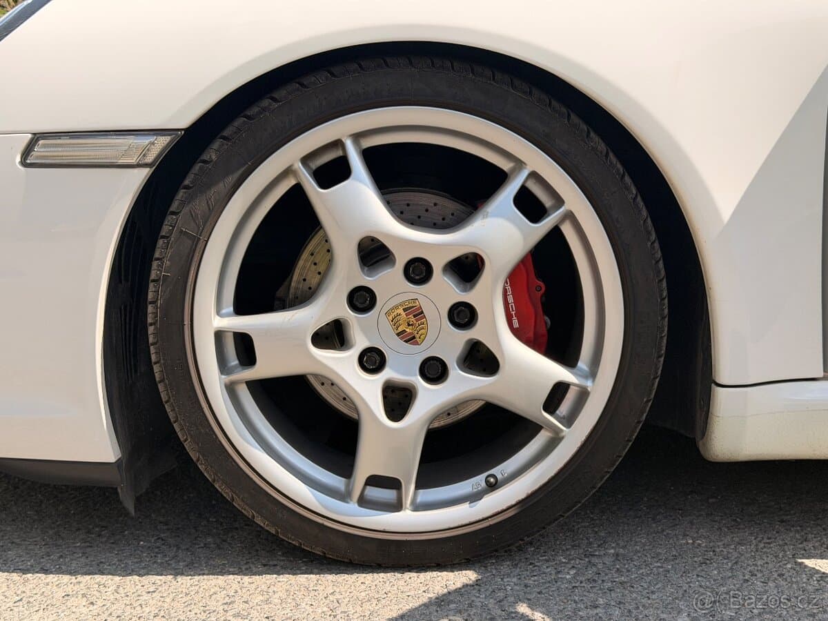 2004 Porsche 911 - 11