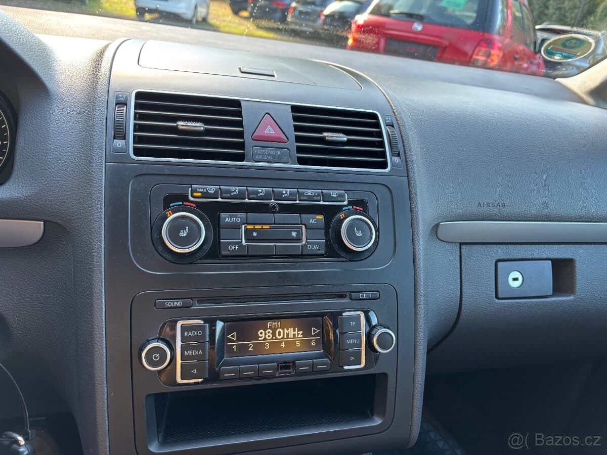 2011 Volkswagen TOURAN - 11