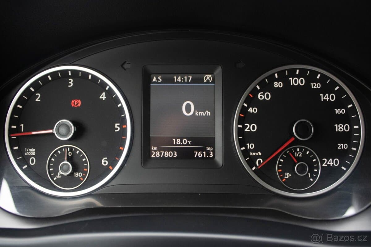 2011 Volkswagen TIGUAN - 11