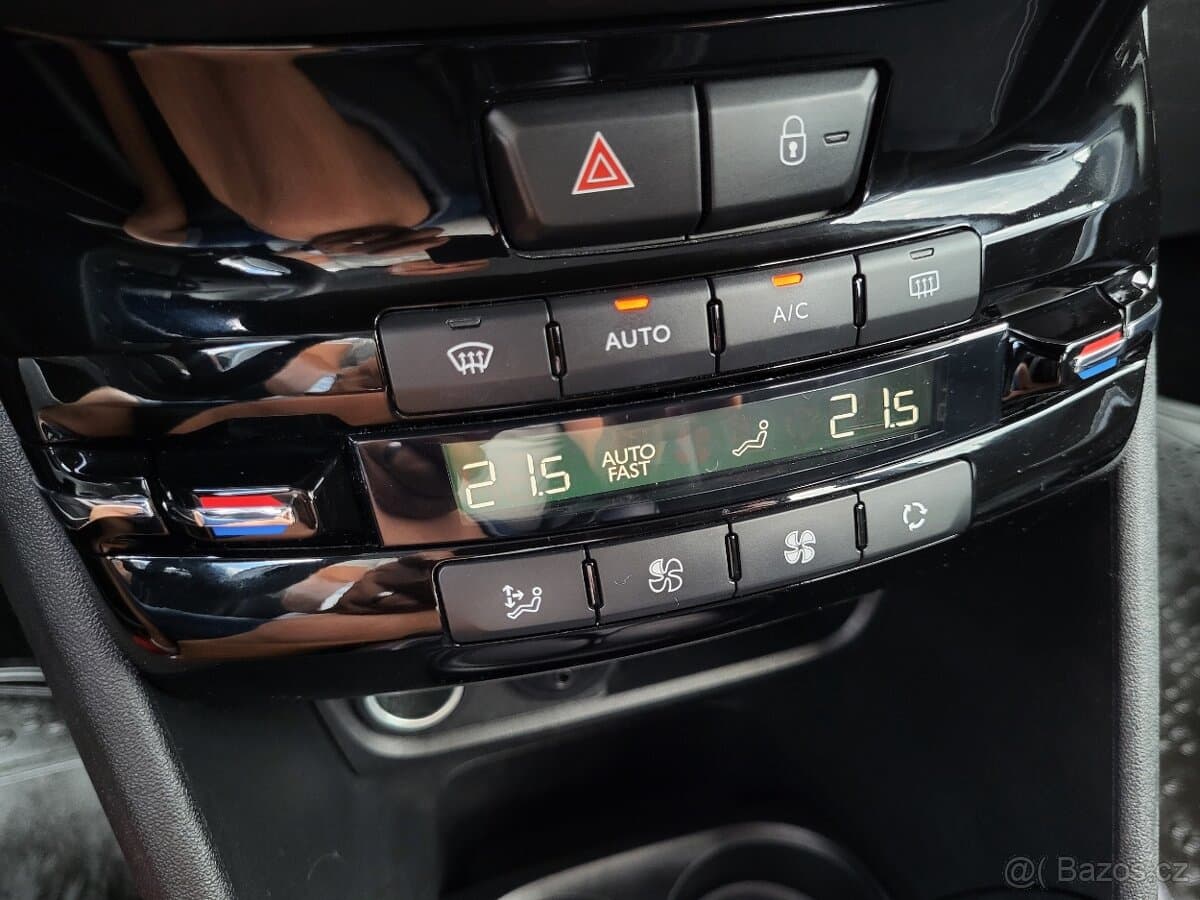 2018 Peugeot 2008 - 11