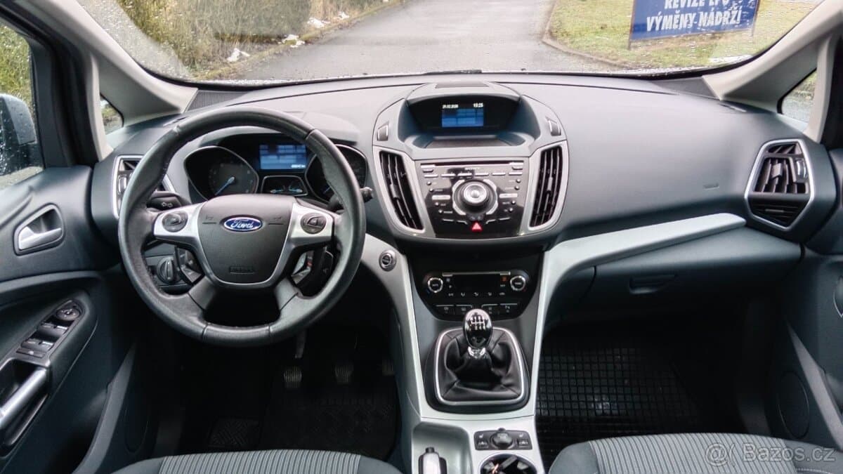 2011 Ford C-MAX - 11