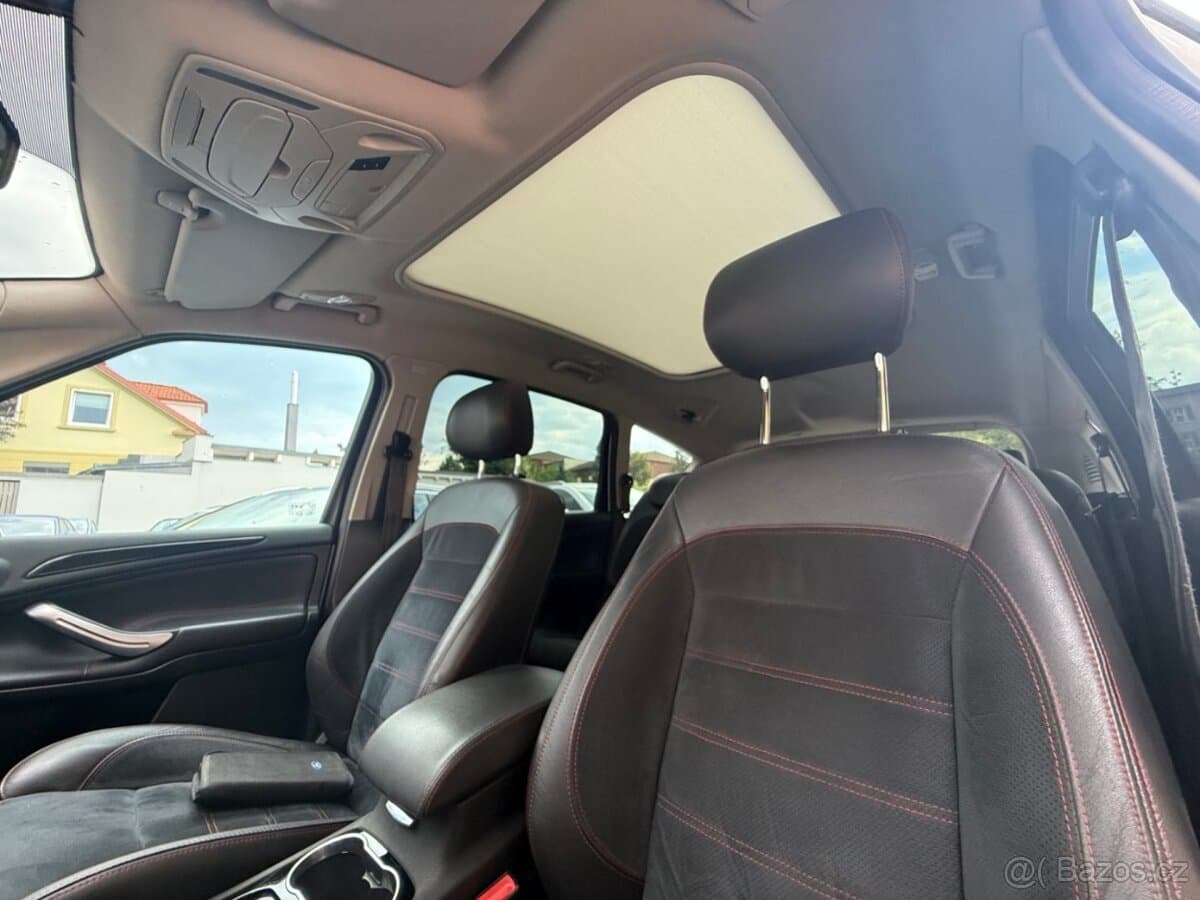 2011 Ford S-MAX - 11