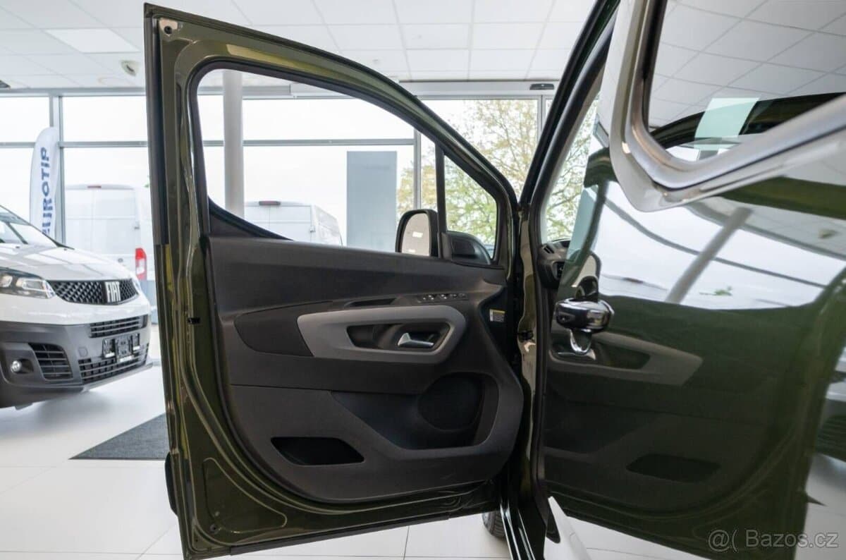 2025 Fiat DOBLO - 11