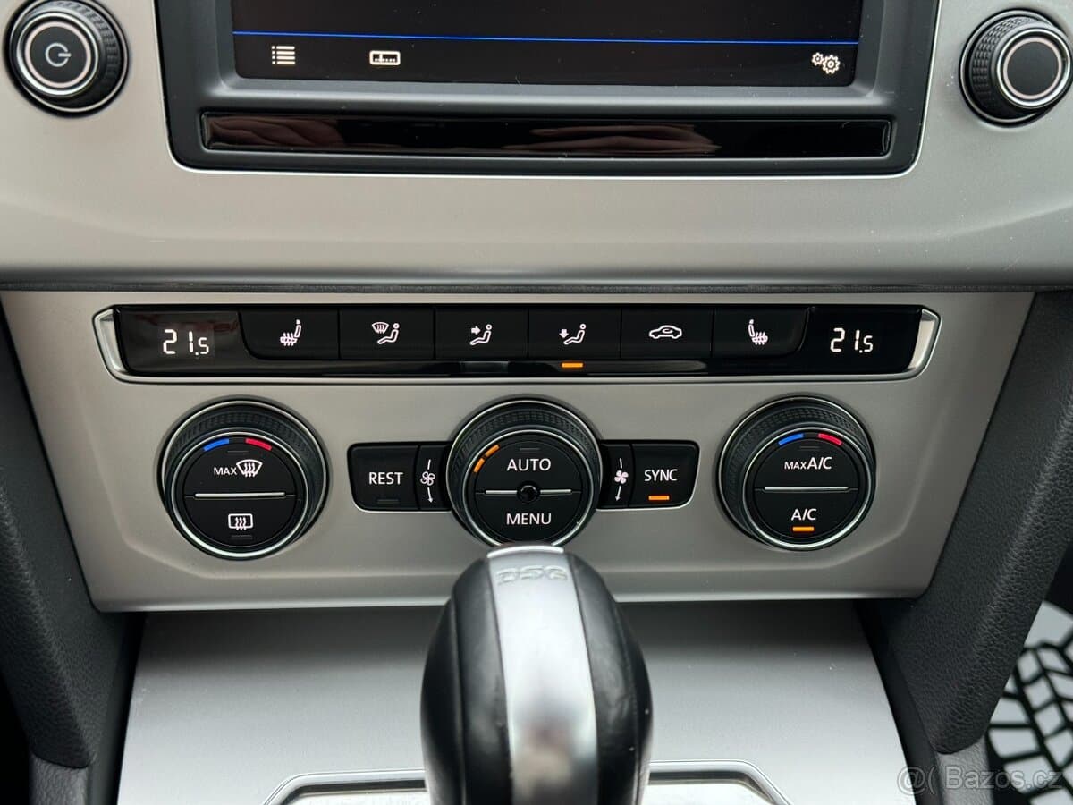 2016 Volkswagen PASSAT - 11