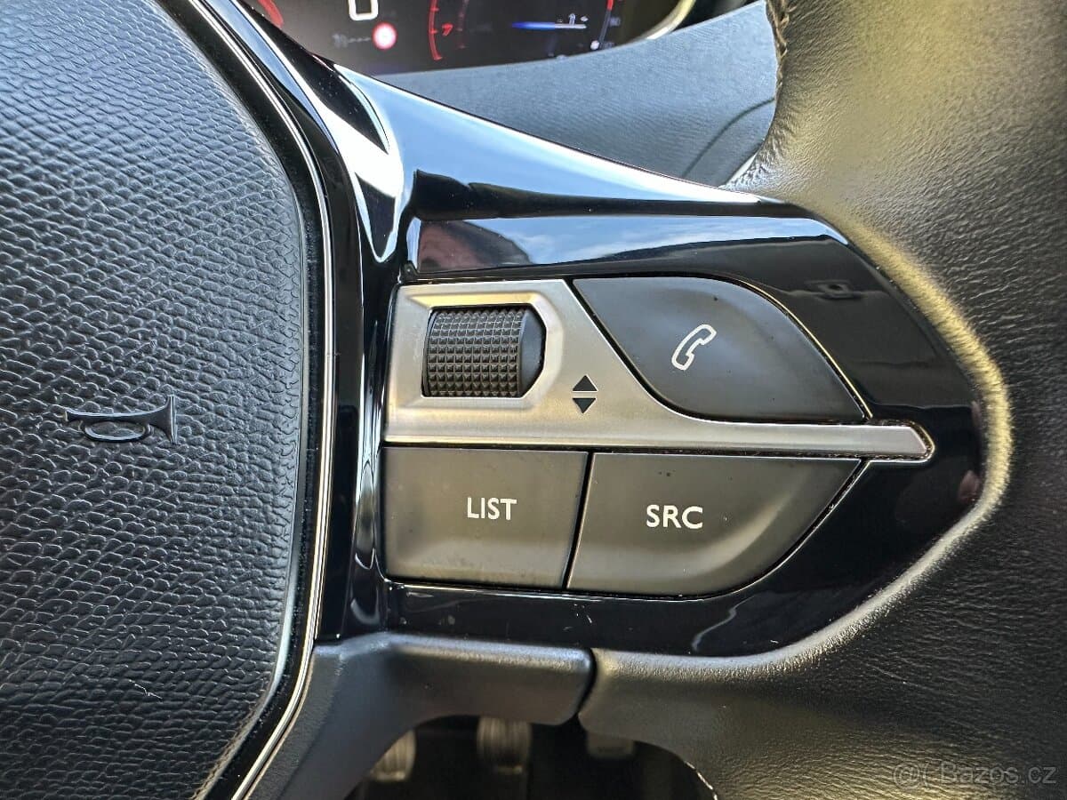 2018 Peugeot 3008 - 11