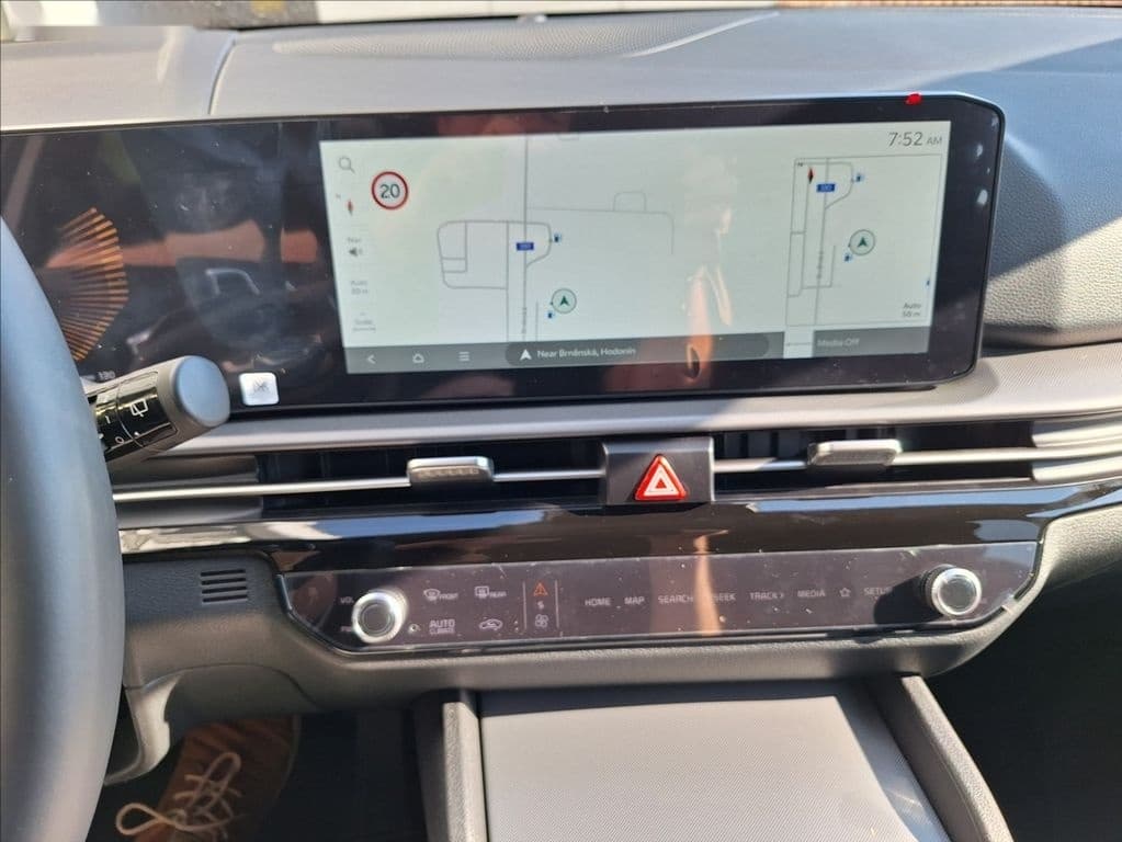2025 Kia SPORTAGE - 11
