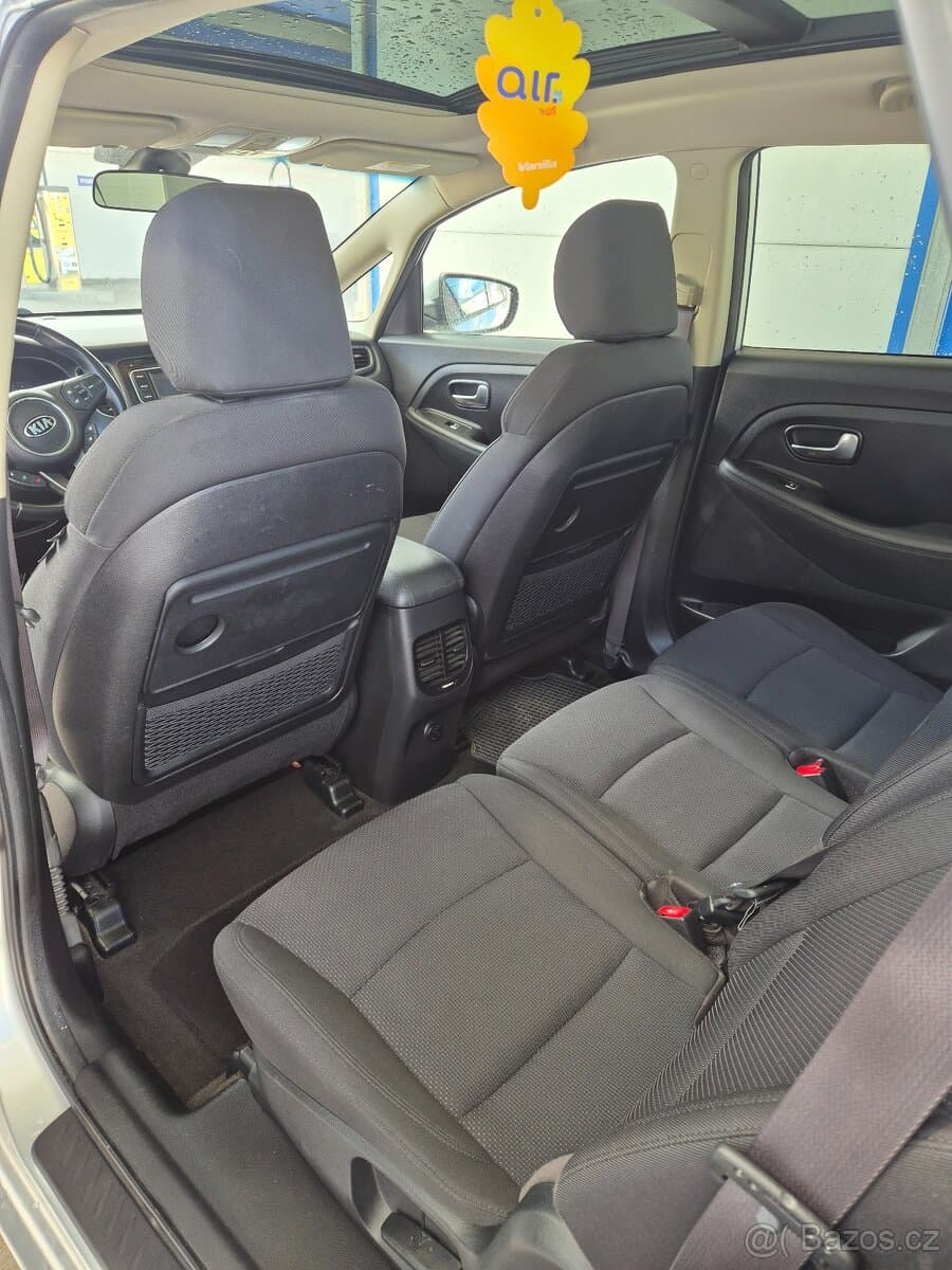2015 Kia CARENS - 11