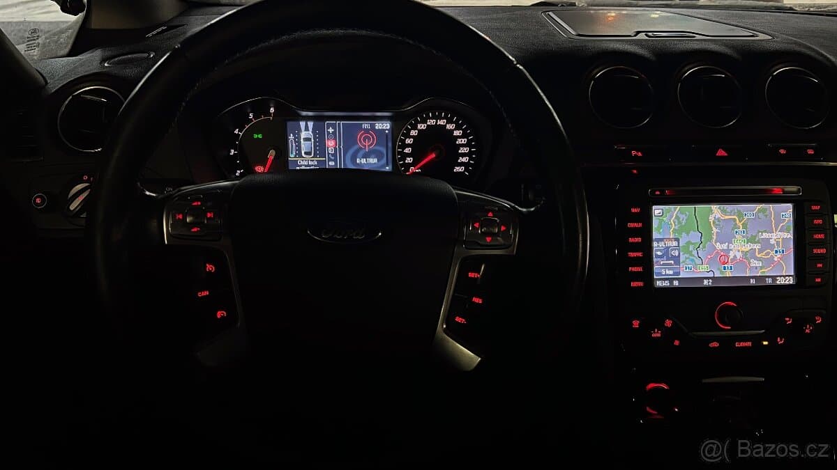 2013 Ford S-MAX - 11
