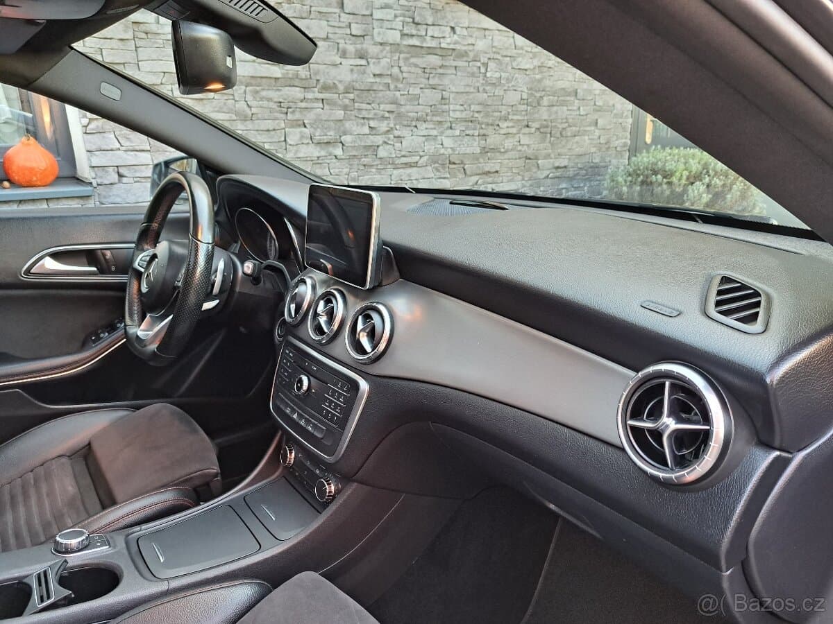 2016 Mercedes-Benz CLA - 11