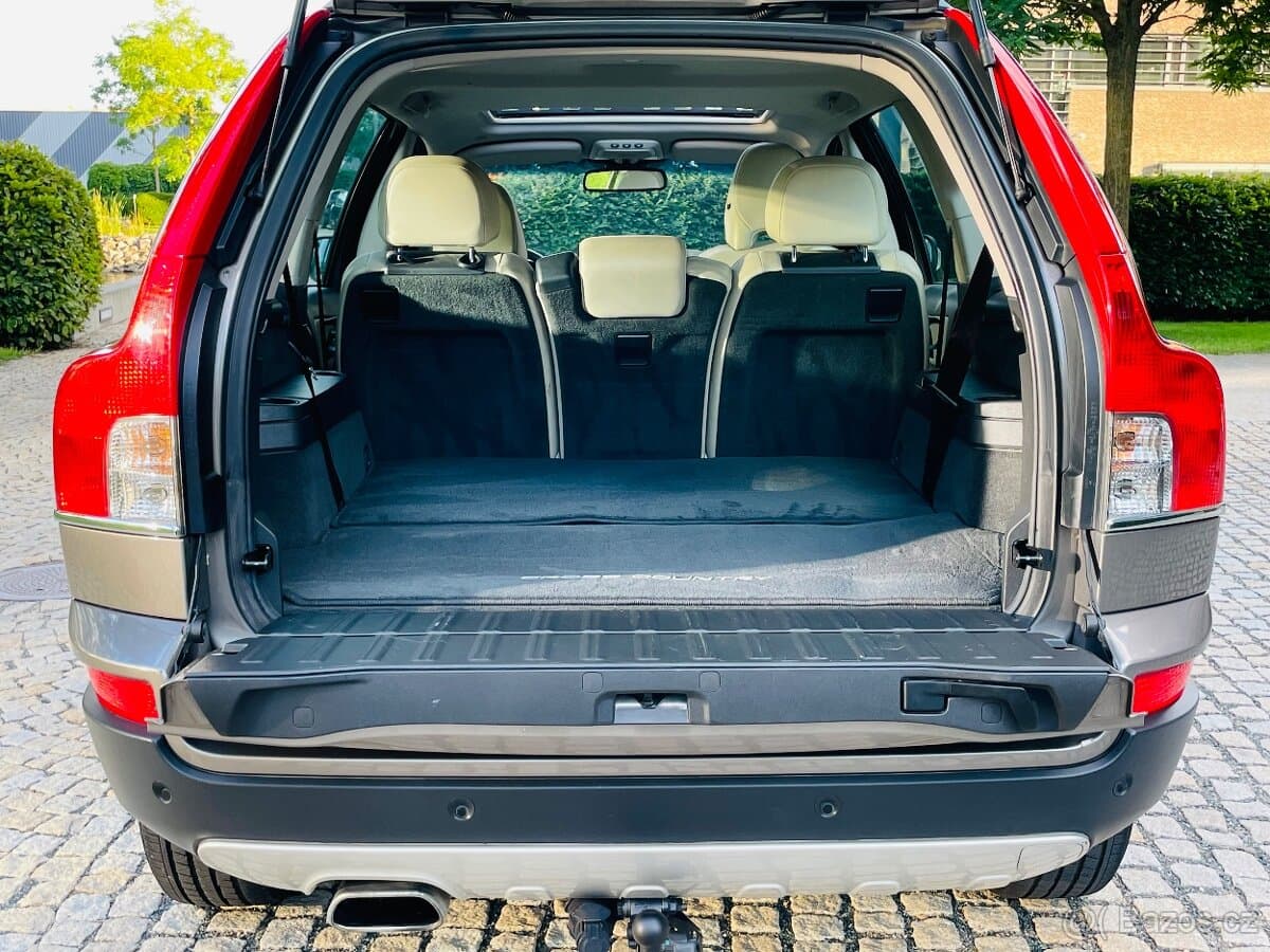2011 Volvo XC90 - 11