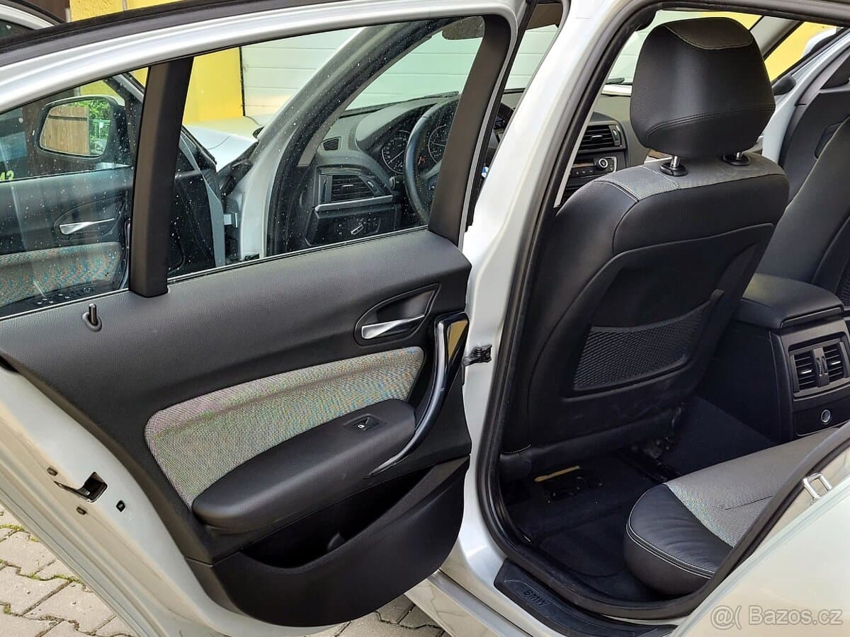 2011 BMW 1-SERIES - 11