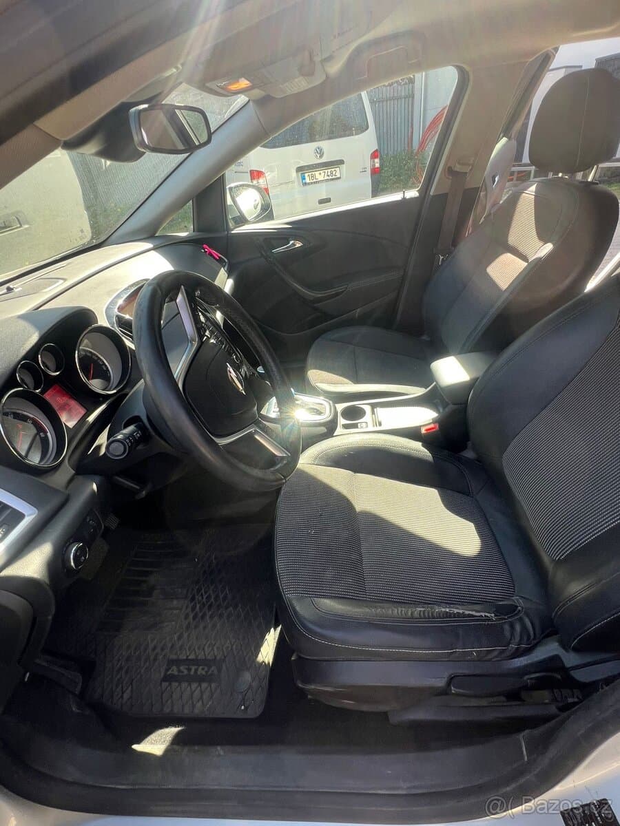 2015 Opel ASTRA - 11