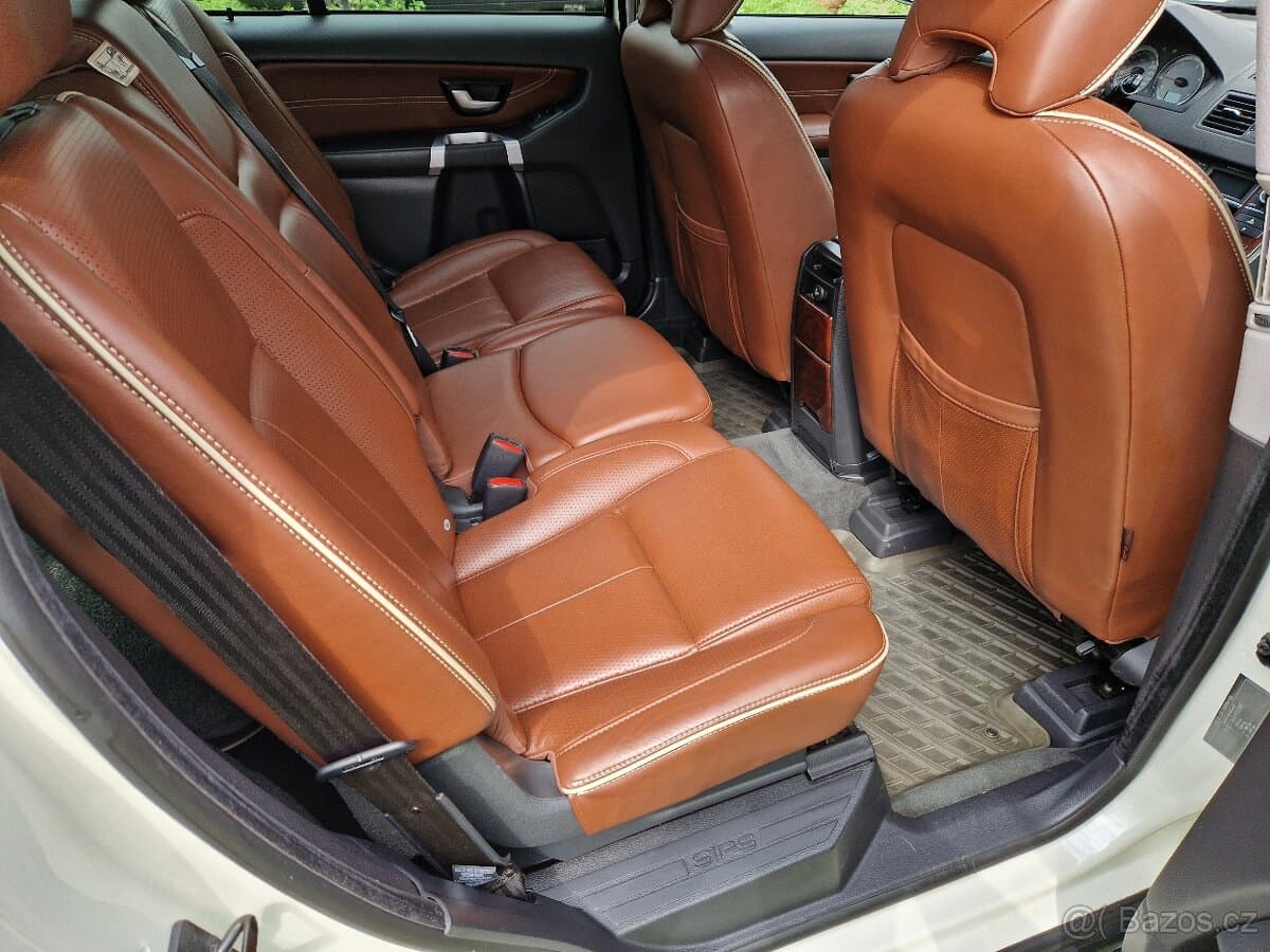 2010 Volvo XC90 - 11