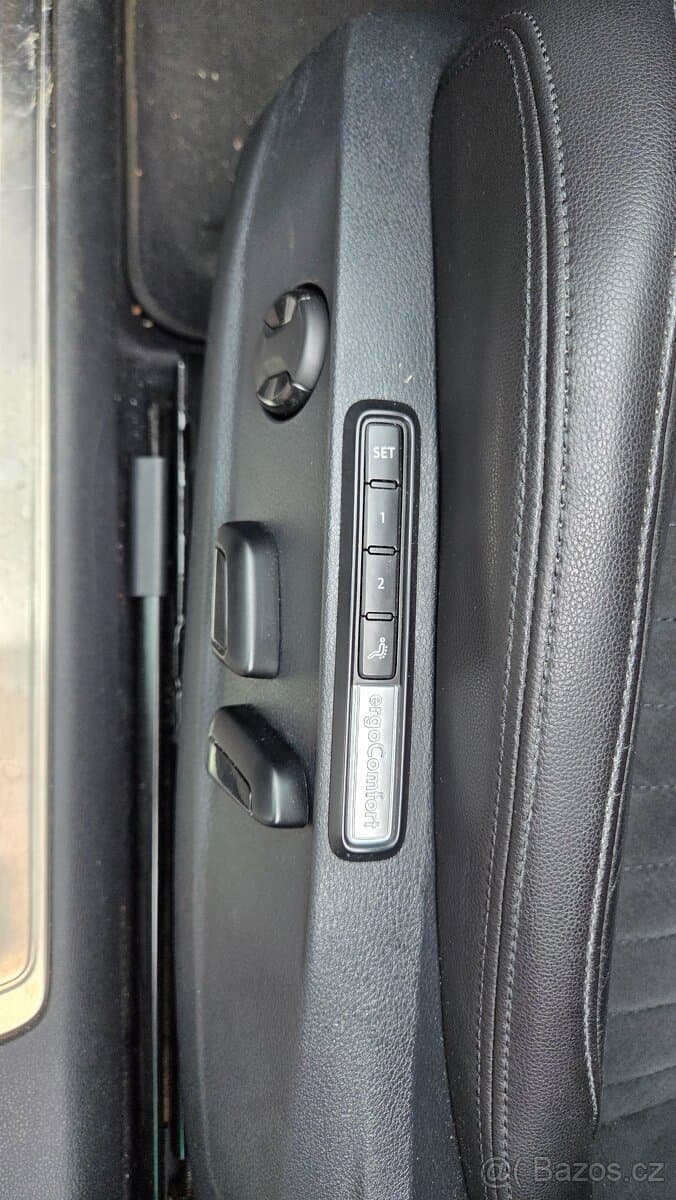 2016 Volkswagen PASSAT - 11