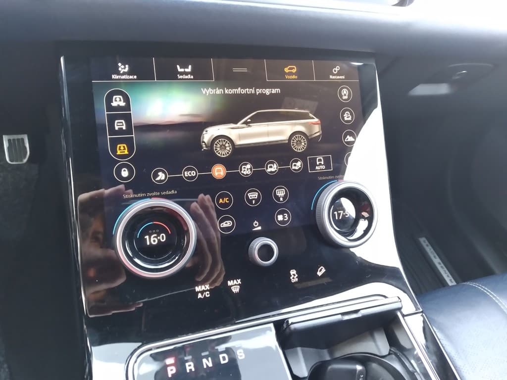 2019 Land Rover RANGE ROVER VELAR - 11