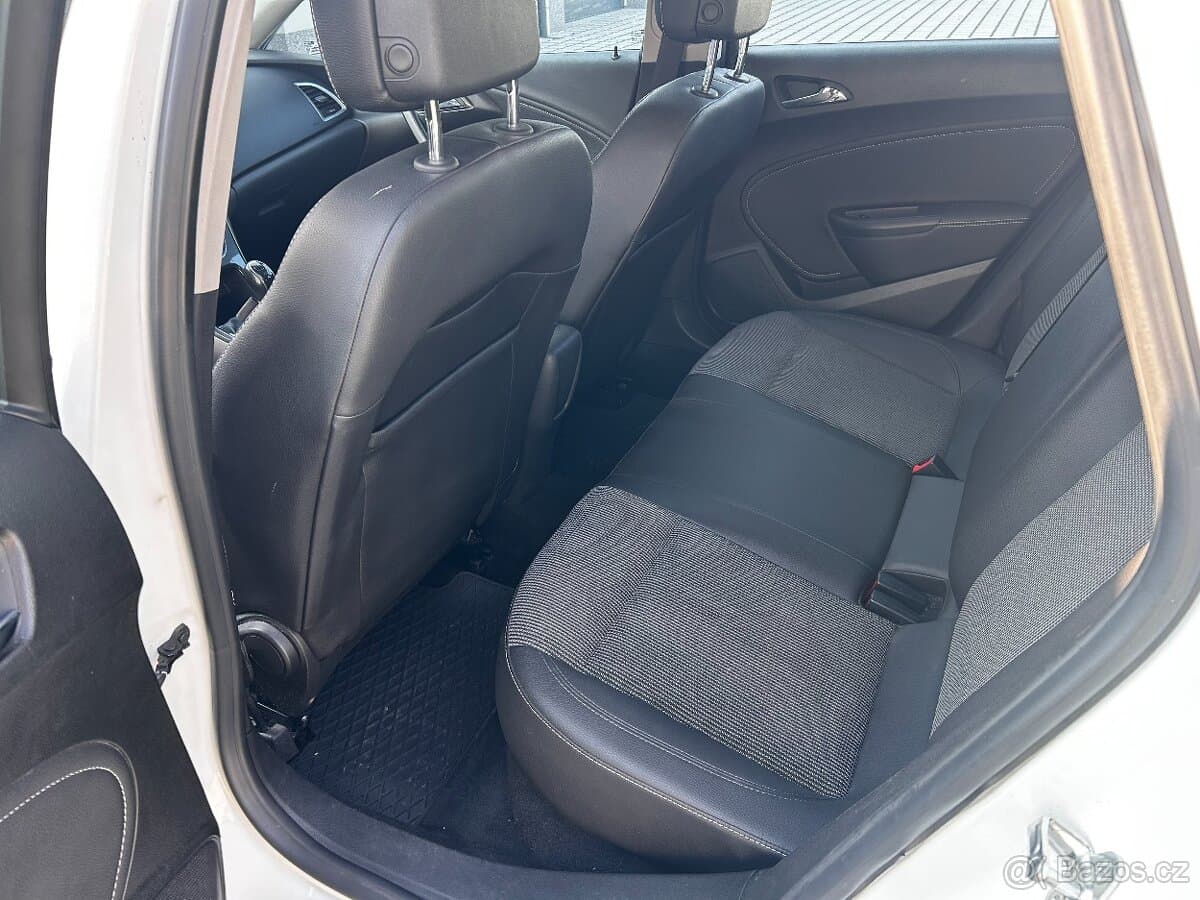 2014 Opel ASTRA - 11