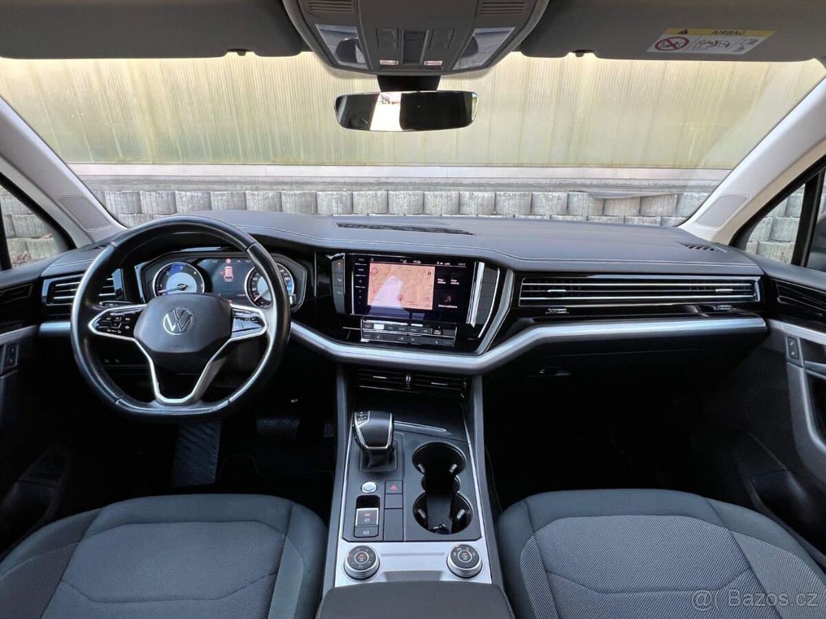 2021 Volkswagen TOUAREG - 11