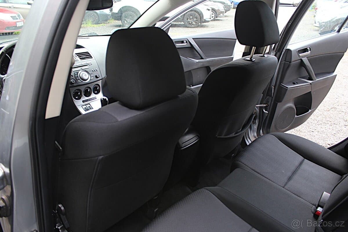 2010 Mazda 3 - 11