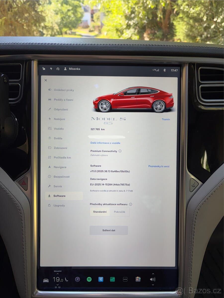 2014 Tesla MODEL S - 11