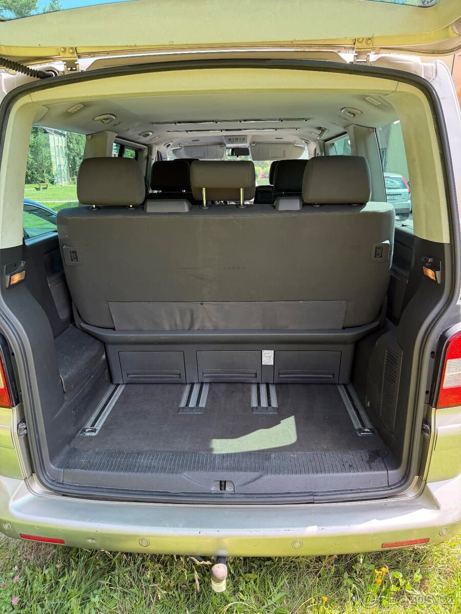 Volkswagen MULTIVAN - 11