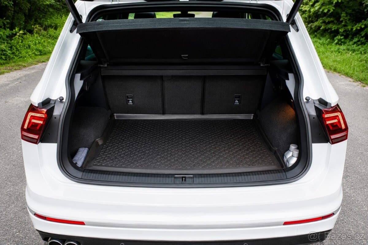 2017 Volkswagen TIGUAN - 11