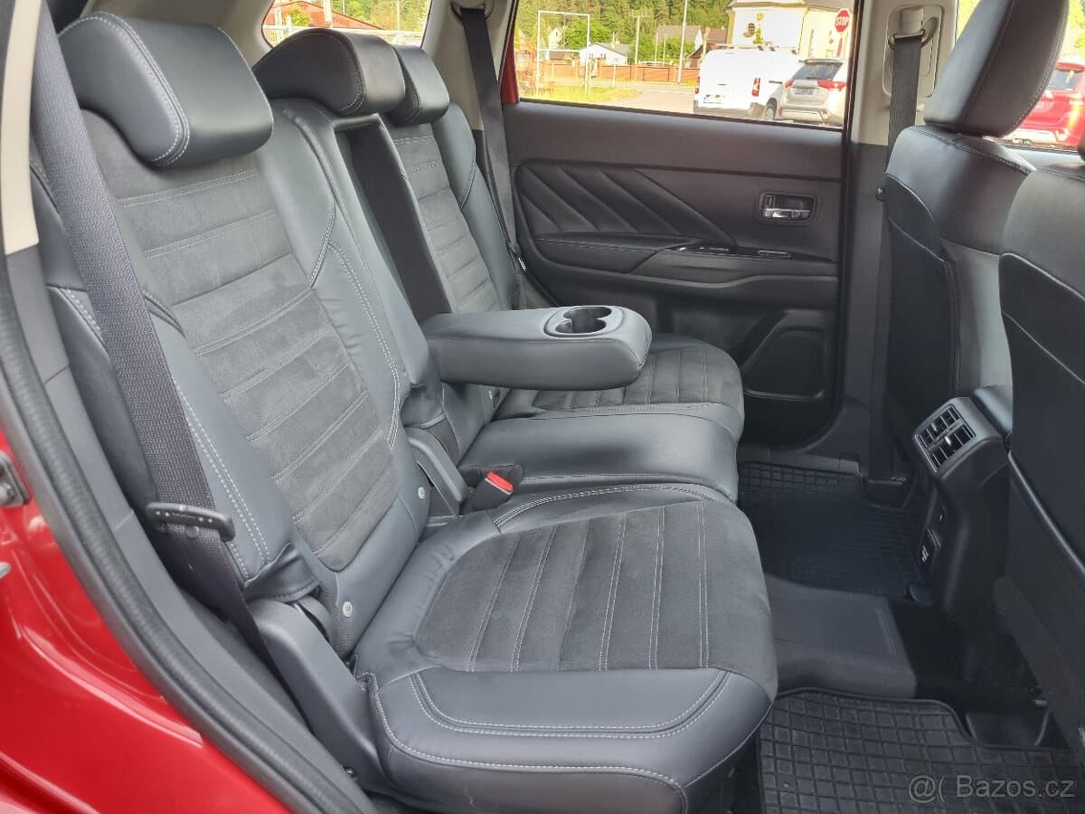 2021 Mitsubishi OUTLANDER - 11